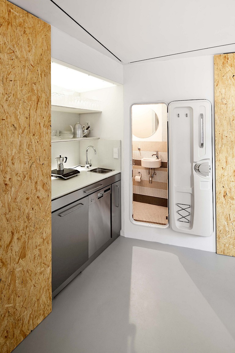 Plattenpalast Wiewiorra Berlin Küche Bad GROHE Armaturen