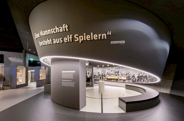 Deutsches Fußballmuseum Dortmund HPP Architekten Ausstellung Foto HGEsch Photography