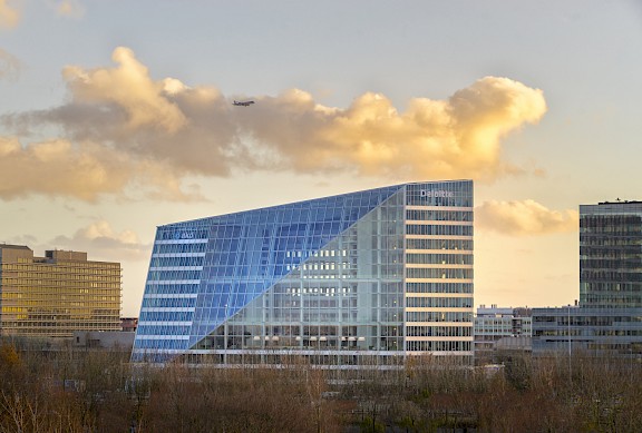 The Edge Amsterdam moderne Büro Architektur PLP Architecture Deloitte Foto Ronald Tillemann